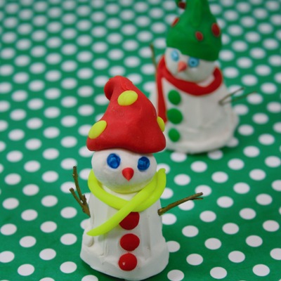Χειστουγεννιάτικη Κατασκευή Χιονάνθρωπος από Πλαστελίνη
